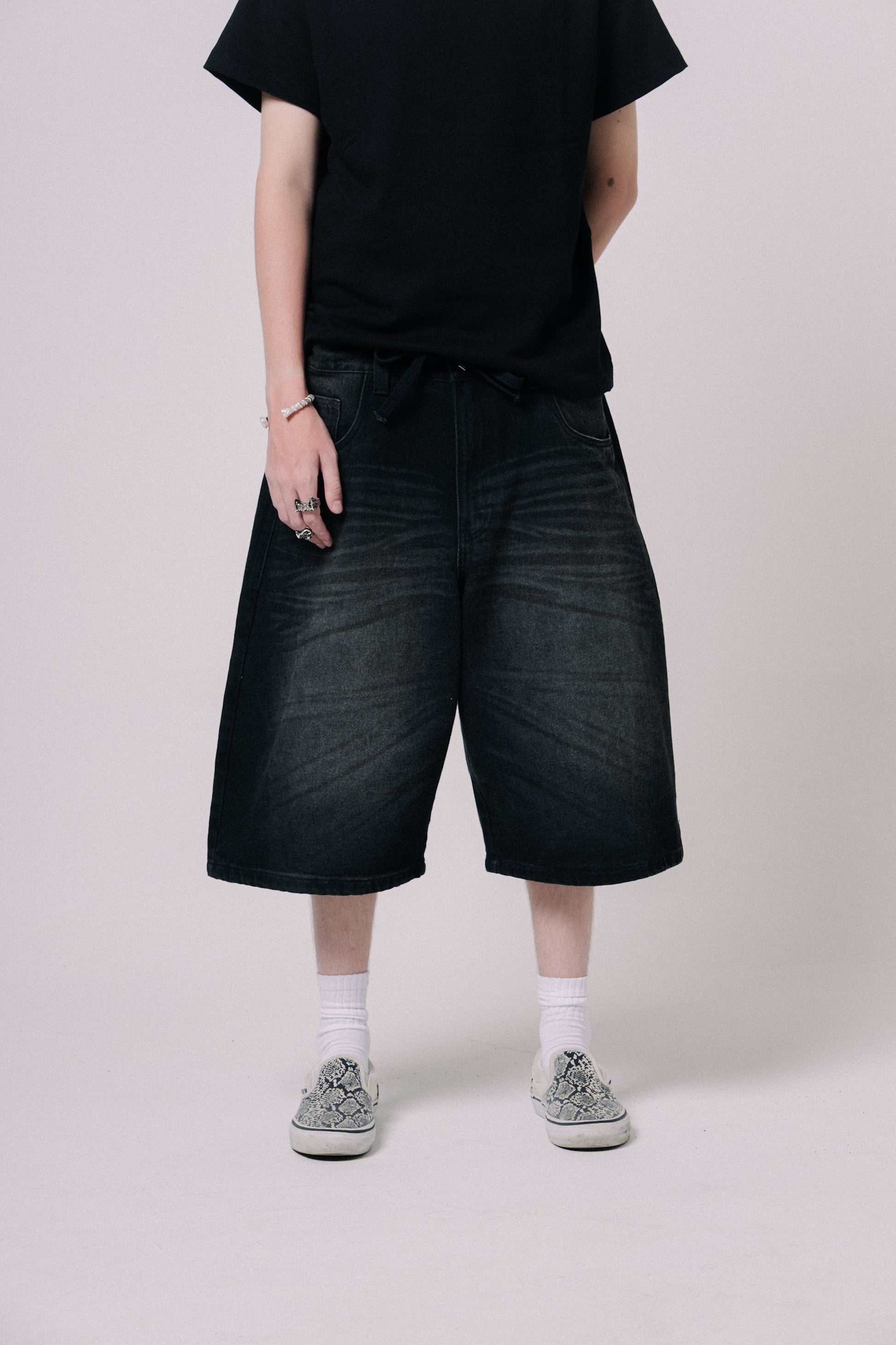 PHANTOM DENIM SHORTS